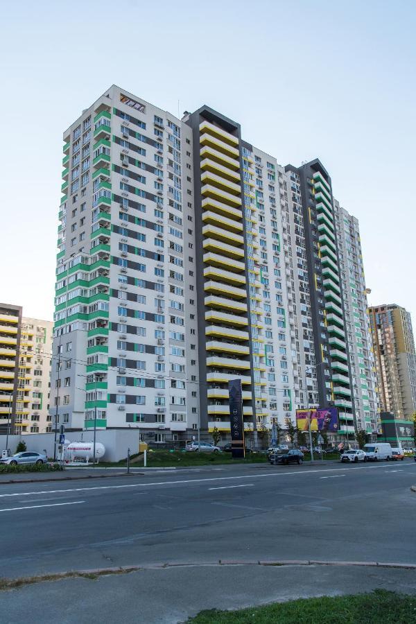 Myfreedom Апартаменти Метро Бориспільська Kyiv Exterior photo